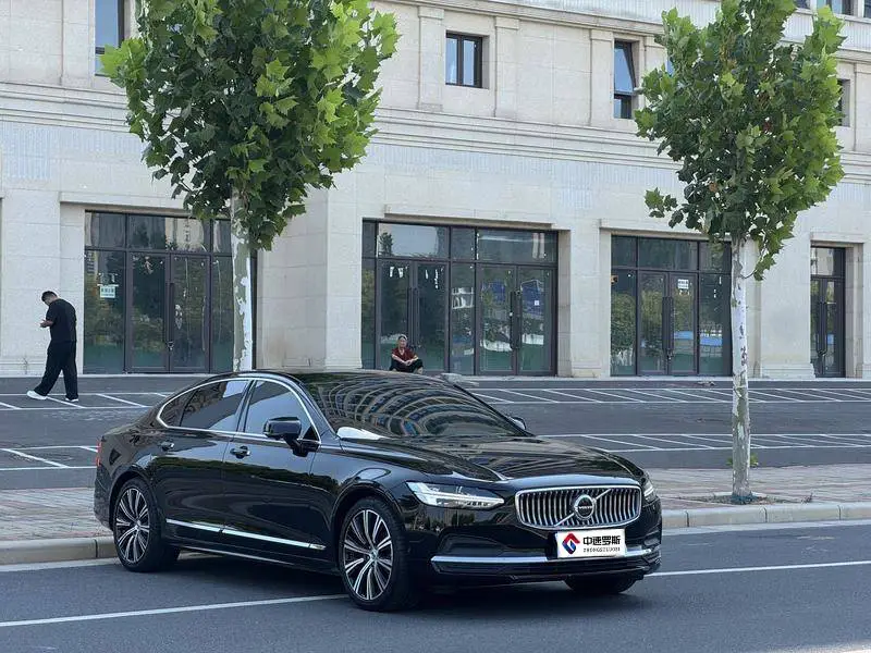 Volvo S90 2023 B5 Zhiyuan Deluxe Edition — 3