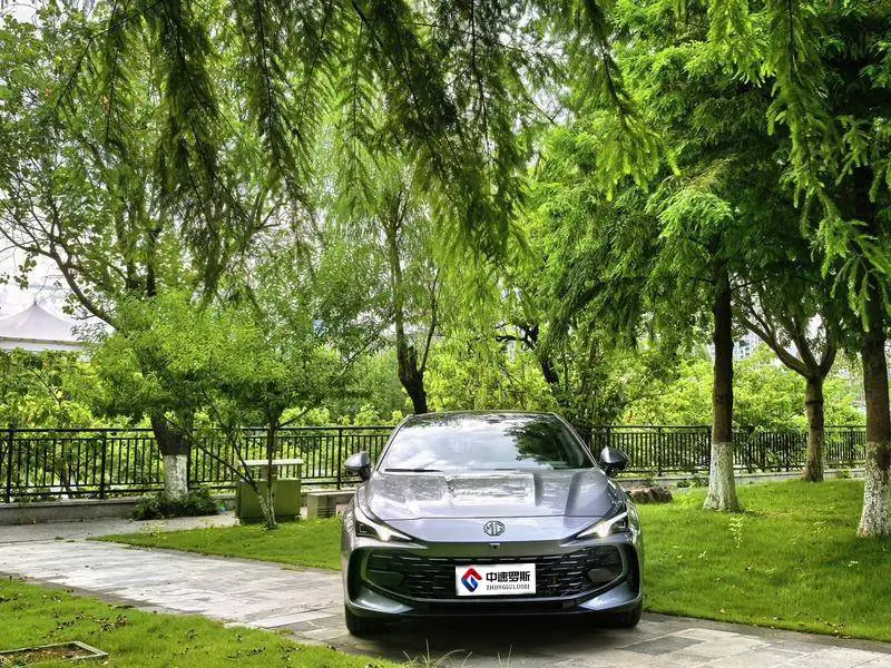 MG7 2023 2.0T Automatic Beauty Hunter Premium Edition — 2