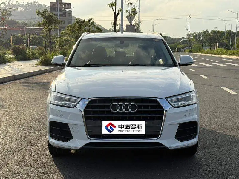 Audi Q3 2018 30th Anniversary Model 30 TFSI Fashion Model — 2