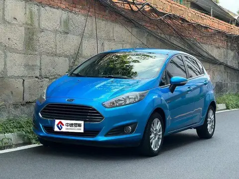Carnival 2013 Hatchback 1.5L Automatic Fashion Model