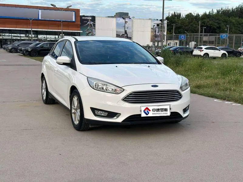 Fox 2017 Sedan 1.6L Automatic Fashion Smart Edition — 3