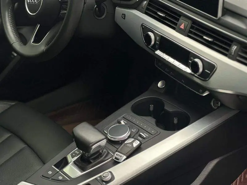 Audi A4L 2018 30th Anniversary Model 40 TFSI Fashion Model — 13