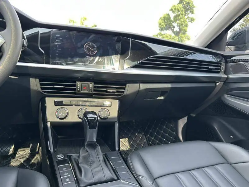 Passat 2023 280TSI Business Edition — 10