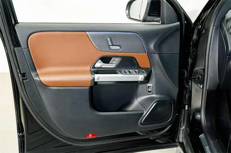 Mercedes-Benz GLB 2022 GLB 200 Dynamic — 8