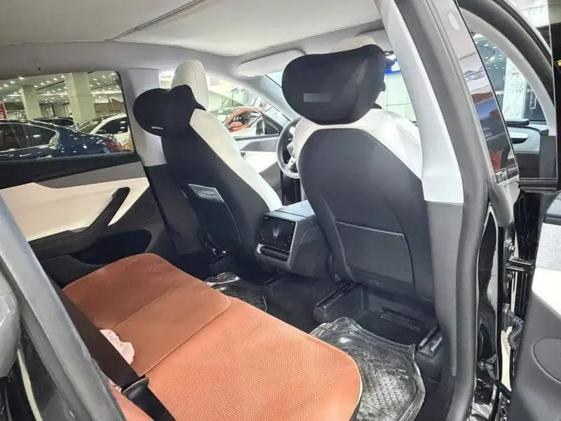 Model Y 2025 Facelift Long Range All-Wheel Drive Version — 13