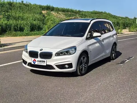 BMW 2 Series Touring Car 2015 218i Sport Design Package