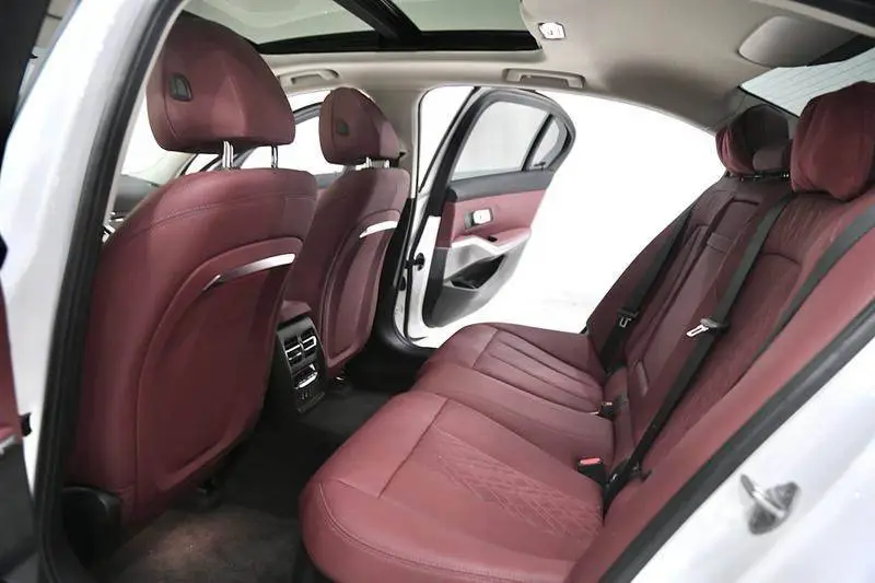 BMW 3 Series 2023 325Li M Sport Package — 9