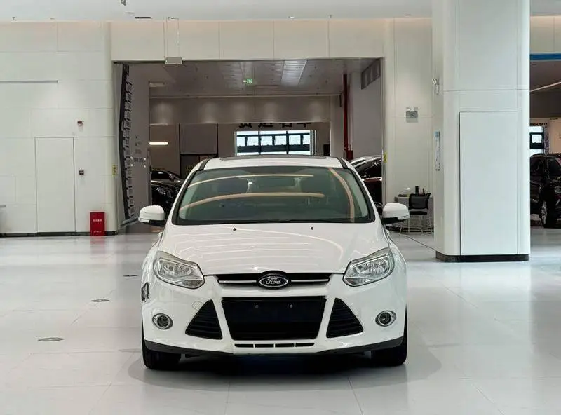 Fox 2012 Sedan 1.6L Automatic Premium — 2