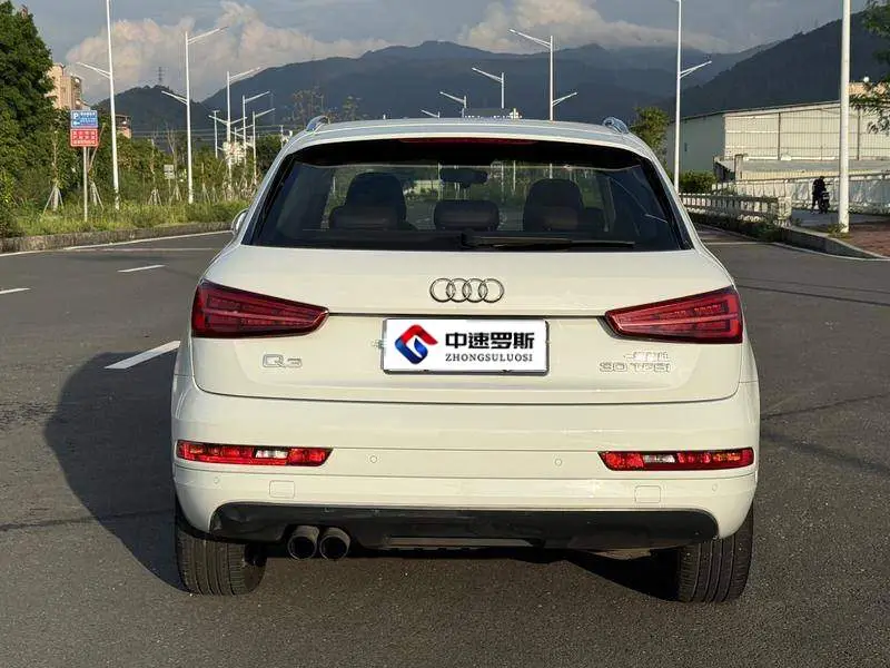 Audi Q3 2018 30th Anniversary Model 30 TFSI Fashion Model — 5