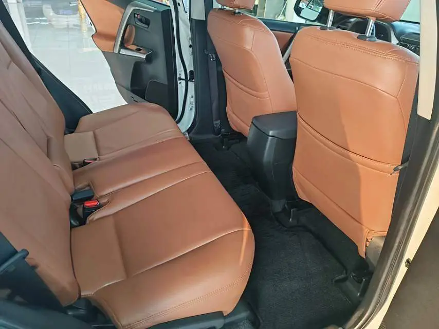 RAV4 Rongfang 2015 2.0L CVT 2WD Fashion Edition — 6