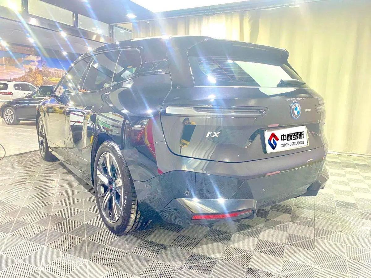 BMW iX 2023 xDrive50 — 6