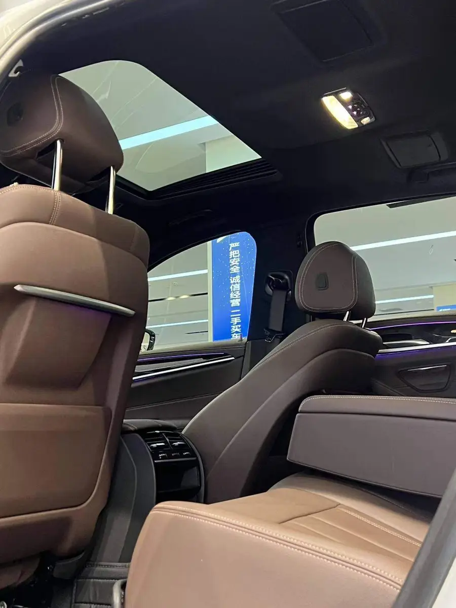 BMW 5 Series 2020 525Li M Sport Package — 5