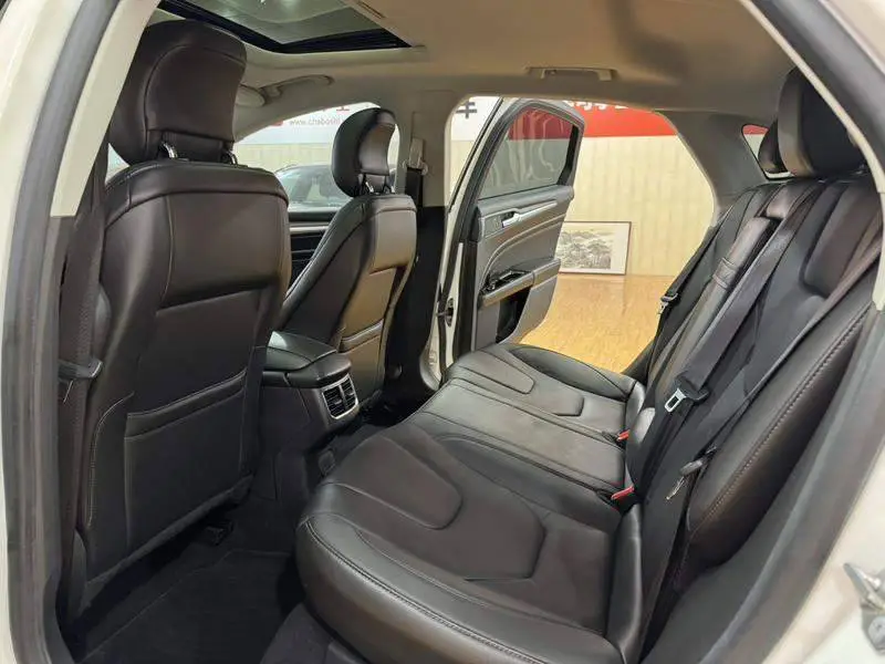 Mondeo 2013 2.0L GTDi240 luxury sports model — 19