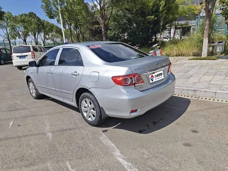 Corolla 2011 1.6L Manual GL — 4