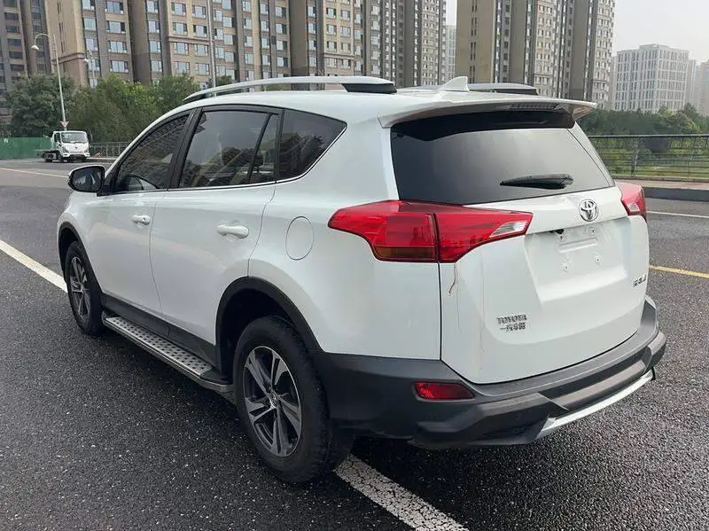 RAV4 Rongfang 2015 2.0L CVT 2WD Fashion Edition — 5