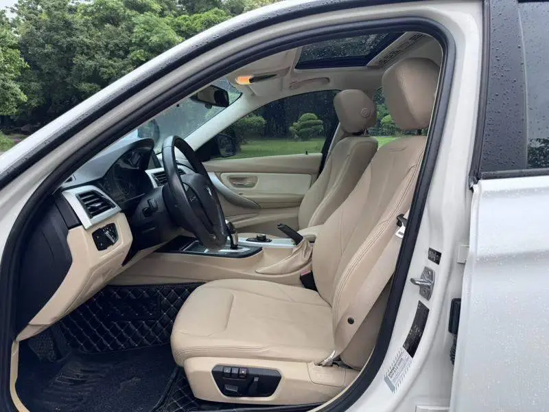BMW 3 Series 2013 320i Progressive — 12