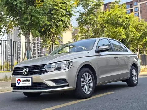 Bora 2017 1.6L Manual Fashion Model