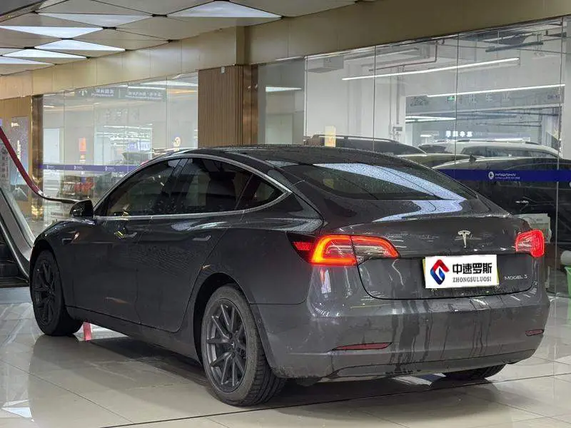 Model 3 2019 Standard Range RWD Upgraded Edition — 5