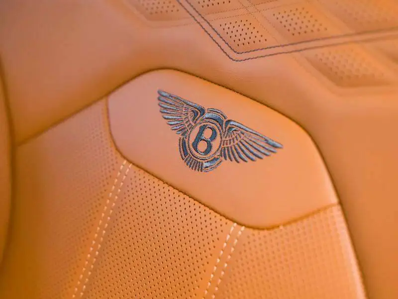 Bentayga 2025 4.0T V8 Long Wheelbase Art Edition — 5