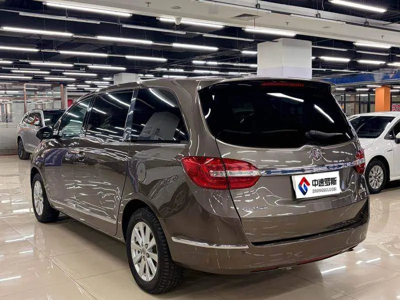 Buick GL8 2017 25S Luxury National V — 4