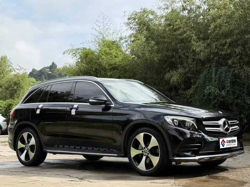 Mercedes-Benz GLC 2018 GLC 300 4MATIC Dynamic — 3
