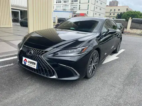 Lexus ES 2022 300h Excellence Edition