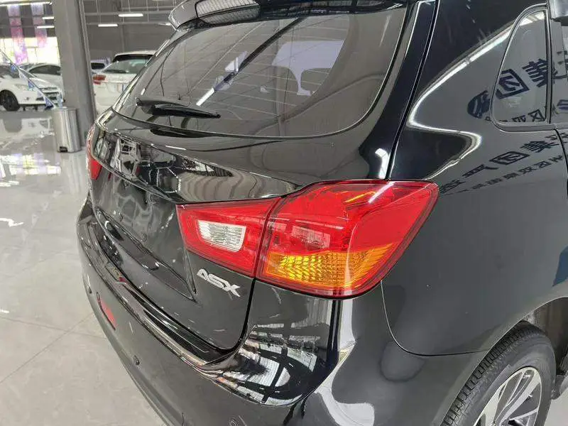 ASX 2018 2.0L CVT 2WD Premium Edition — 7