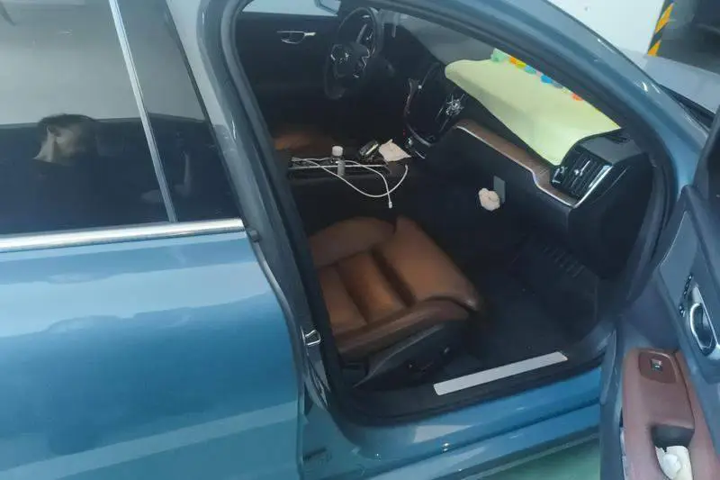 Volvo S60 2022 B4 Zhiyuan Deluxe Edition — 11