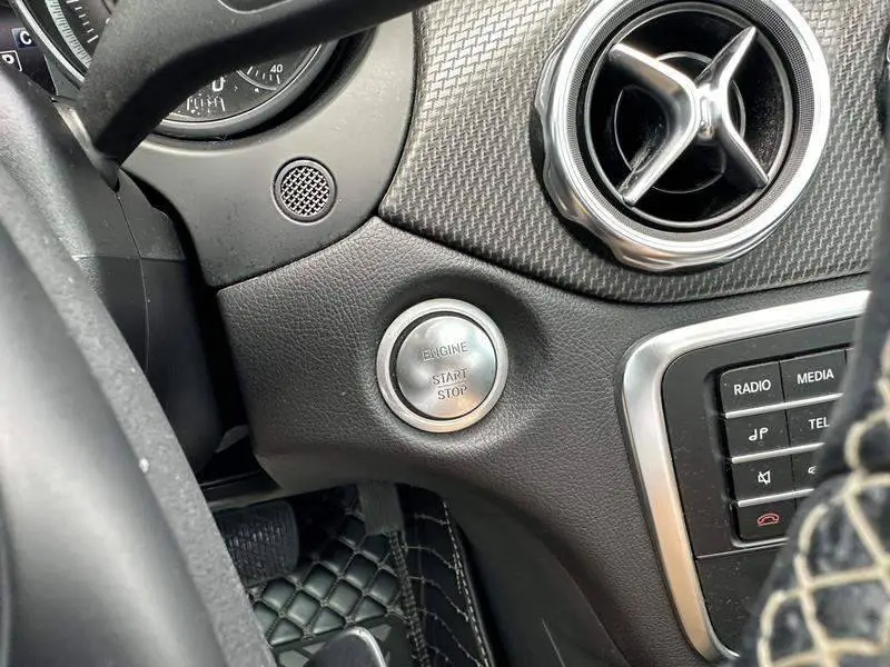 Mercedes-Benz GLA 2018 GLA 200 Dynamic — 8