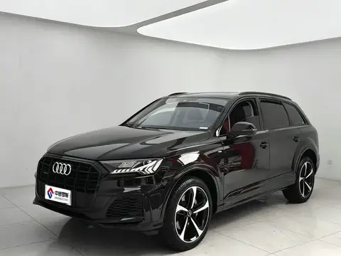 Audi Q7 2023 55 TFSI quattro S line sports model