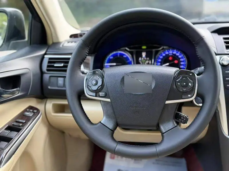 Camry 2015 Hybrid 2.5HG Luxury Navigation Edition — 16