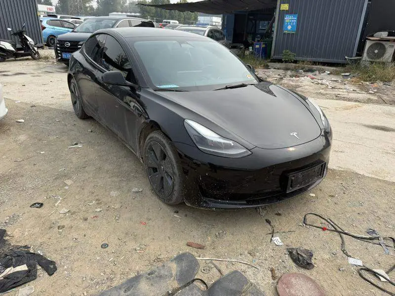 Model 3 2022 rear-wheel drive version — 3