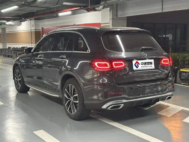 Mercedes-Benz GLC 2020 GLC 260 L 4MATIC Luxury — 4