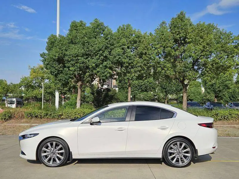 Mazda 3 Angkesaila 2023 2.0L Automatic Elegant Edition — 3