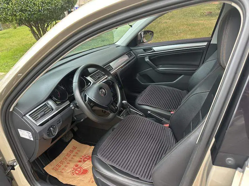 Bora 2016 1.6L Automatic Comfort — 8