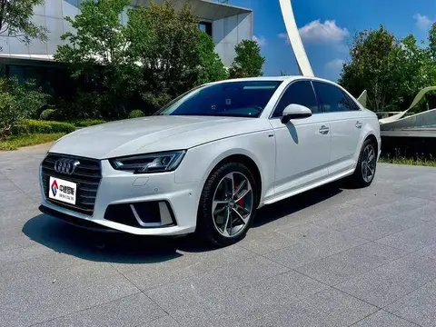 Audi A4L 2019 40 TFSI Fashion National VI