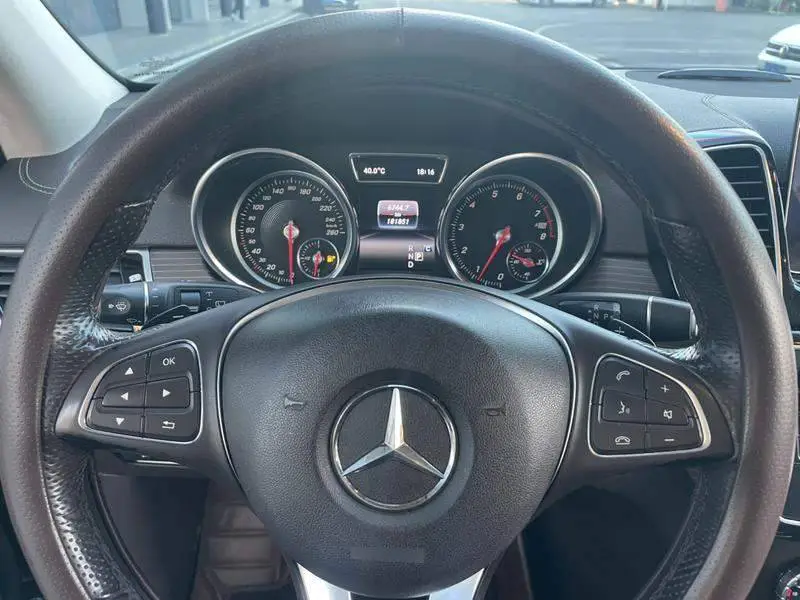Mercedes-Benz GLE 2018 GLE 320 4MATIC Dynamic Collector's Edition — 11