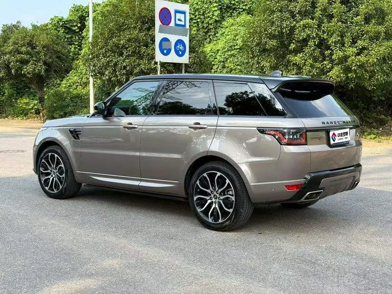 Range Rover Sport 2021 3.0 L6 Black Edition — 3