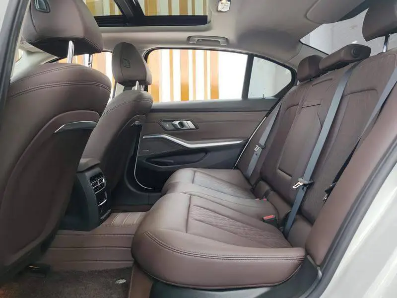 BMW i3 2023 eDrive 40 L Night Sport Package — 17