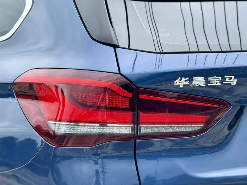 BMW X1 2022 sDrive25Li Leading Edition — 10