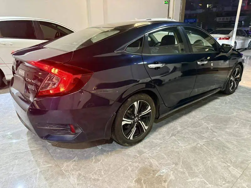 Civic 2016 220TURBO CVT Premium Edition — 6