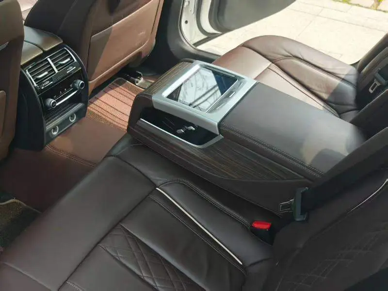 BMW 5 Series 2019 530Li Premium Luxury Package — 9