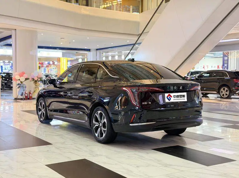 Hongqi E-QM5 2023 modified basic travel version — 4