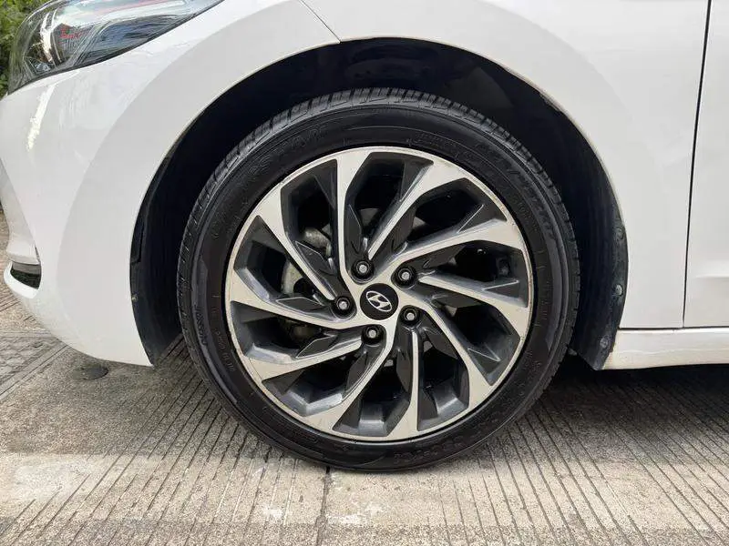 Leading 2019 1.5L CVT Intelligent Elite — 8