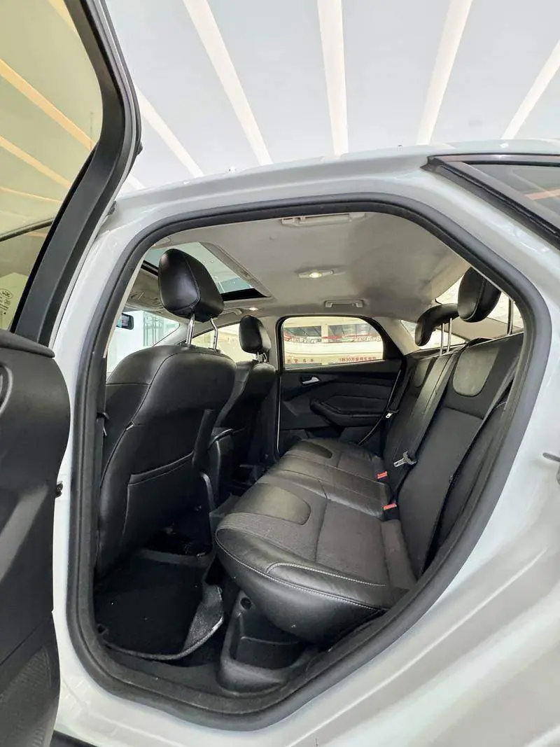 Fox 2012 Sedan 1.6L Automatic Premium — 9