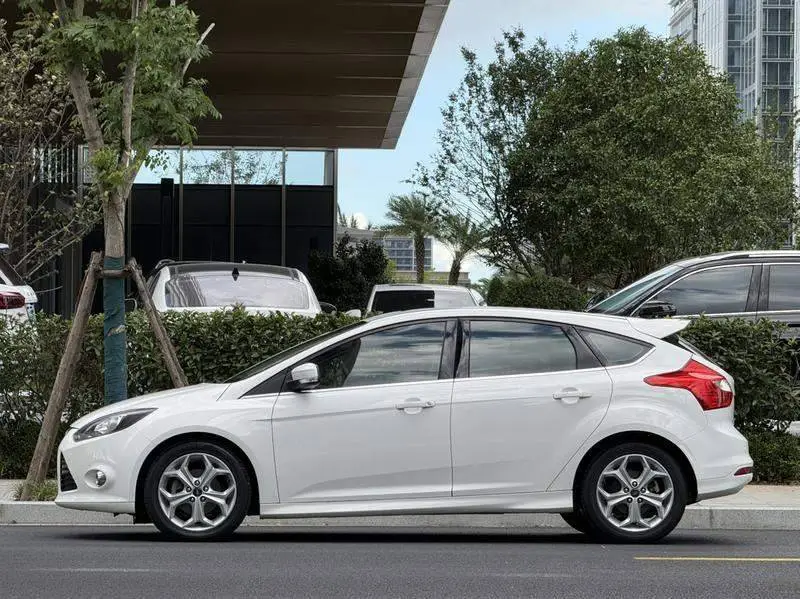 Fox 2012 Hatchback 2.0L Automatic Luxury Sports — 6