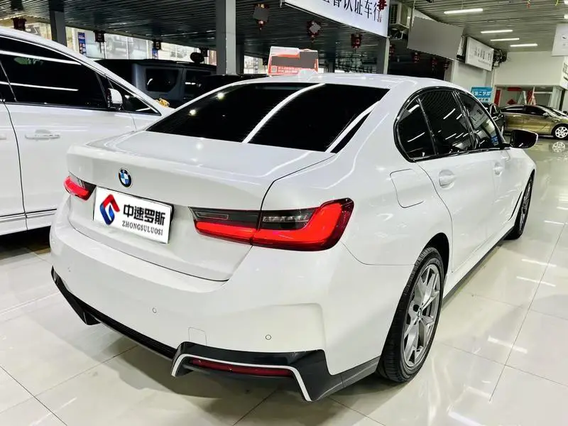 BMW i3 2025 eDrive 35 L — 6
