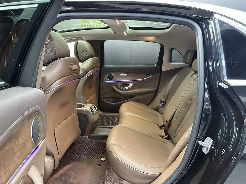 Mercedes-Benz E-Class 2019 E 300 L Fashion Edition — 8