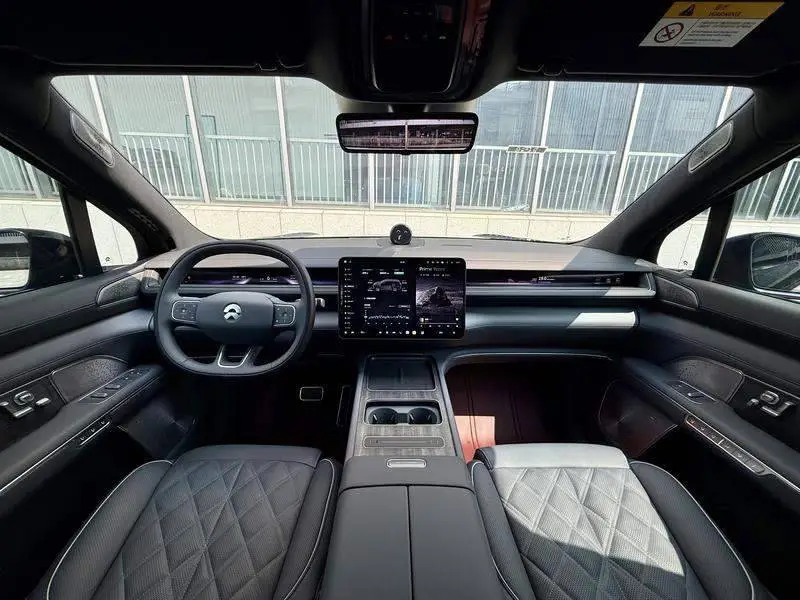 NIO ES8 2026 Six-Seat Executive Luxury Edition — 13