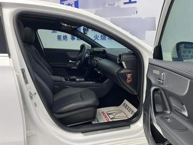 Mercedes-Benz A-Class 2022 facelifted A 180 L sports sedan — 18